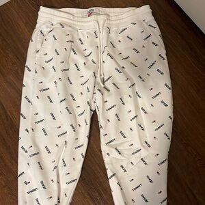 Men’s Tommy Hilfiger Sweats size large white